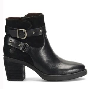 Born Derica Black Buckle Leather Booties Moto Style Studded Lug Sole Size 9